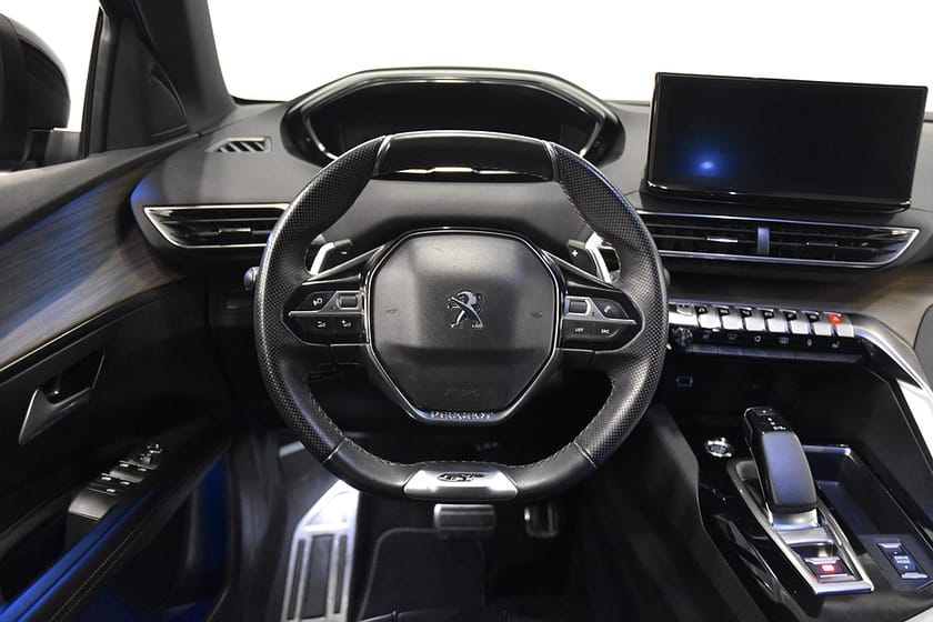 Bild 2 av Peugeot 3008 HYBRID 225 Ultimate Business Drag AdaptivF Massage 360° 224hk