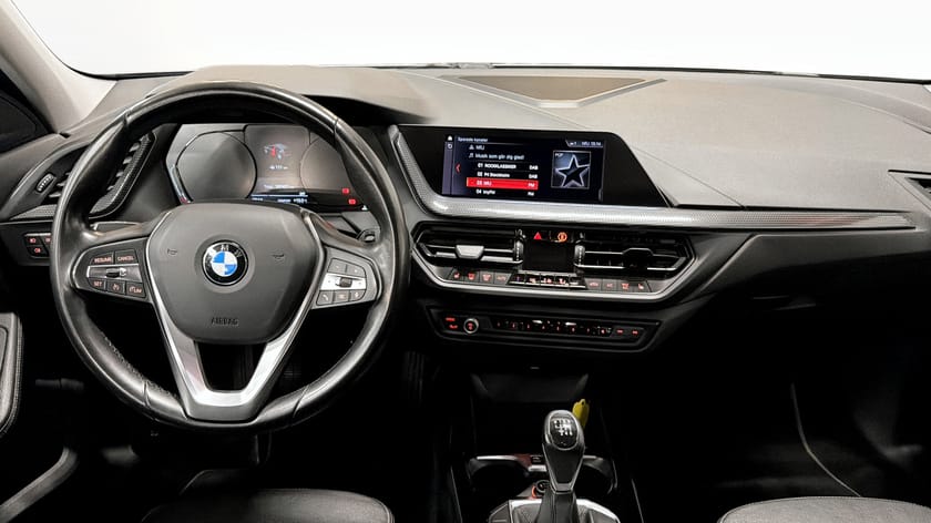 Bild 4 av BMW 118i 5-d Sport Line Hi-Fi M-ratt