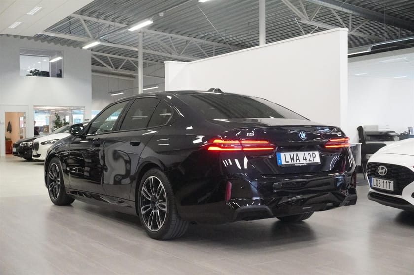 Bild 4 av BMW i5 eDrive40 Sedan M Sport Active Innovation Keyless DAP