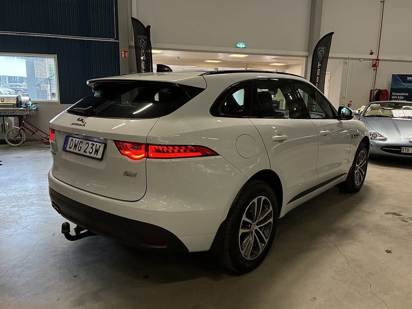 Bild 4 av Jaguar F-Pace 20d AWD R-Sport Euro 6