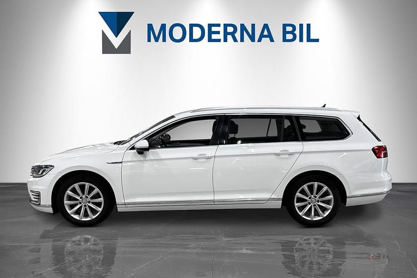Bild 3 av Volkswagen Passat Variant GTE 1.4 218hk Plug-in Adaptiv Dragkrok Keyless B-kamera