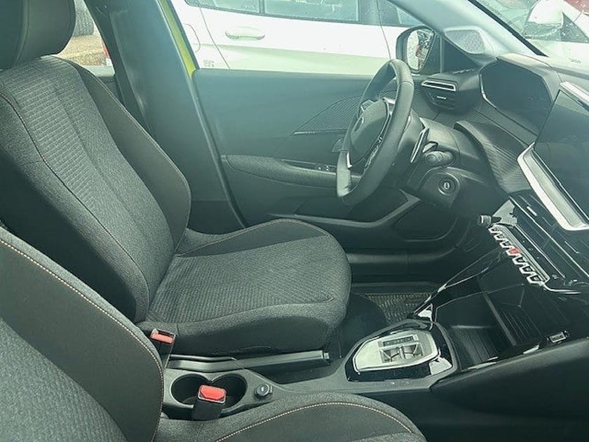 Bild 4 av Peugeot 208 HYBRID 100 Hk Style Automat / Apple Carplay / 3270 Mil