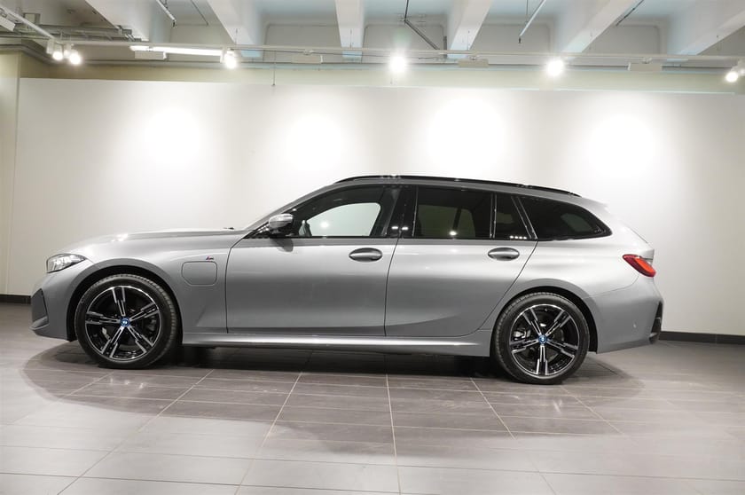 Bild 4 av BMW 330e xDrive Touring M Sport Drag Kamera DAP
