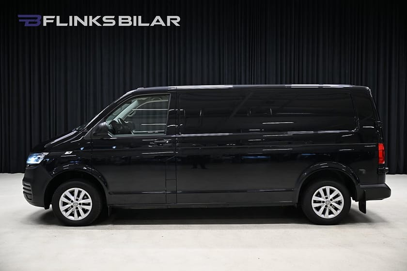Bild 2 av Volkswagen Transporter 4Motion DSG 150HK Nedlackad|LED|Drag|Värmare|Backkamera