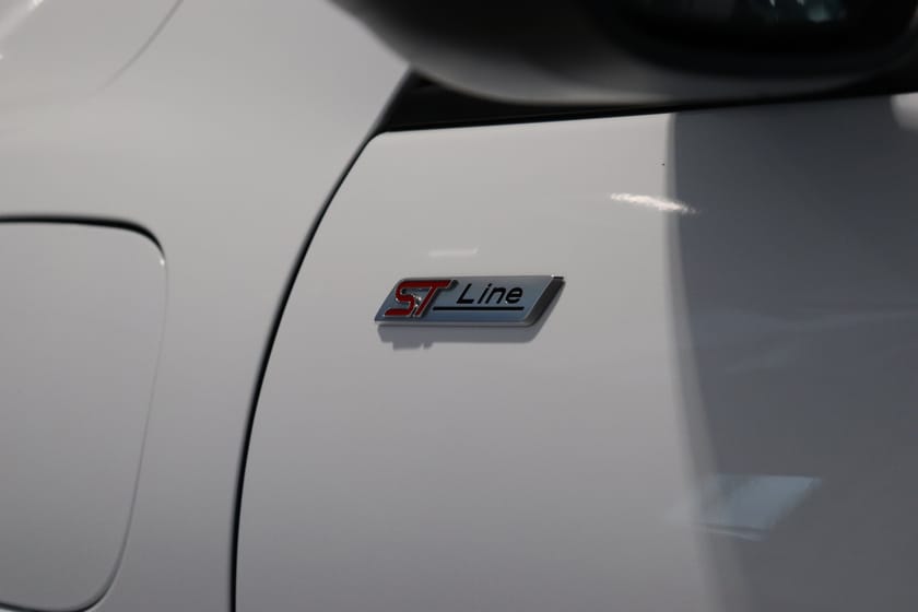 Bild 4 av Ford Kuga Plug-In Hybrid ST-LINE | GPS