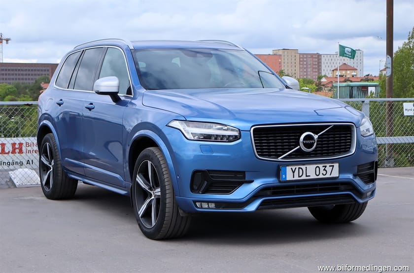 Bild 2 av Volvo XC90 D5 AWD R Design HeadUp 7-sits S/V-hjul GPS