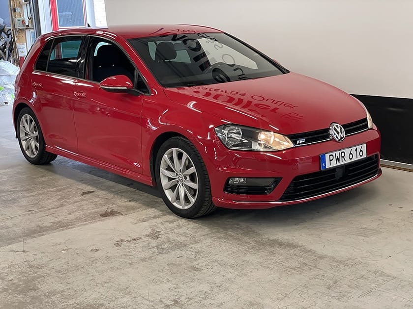 Bild 1 av Volkswagen Golf 1,4 TSI 150hk R-line Värmare 5452mil!!