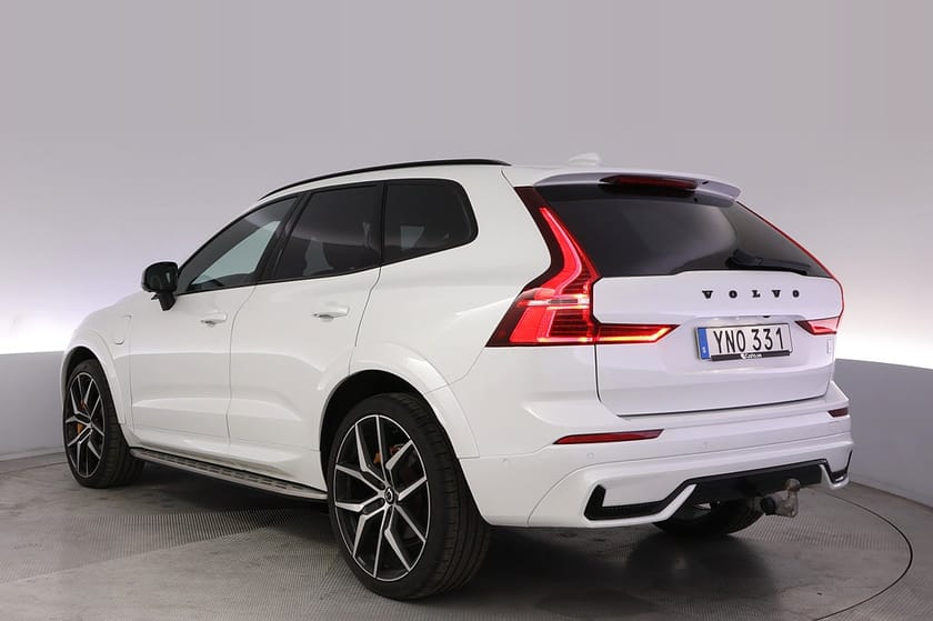 Bild 4 av Volvo XC60 Recharge T8 AWD Polestar Engineered Pano B&W Drag