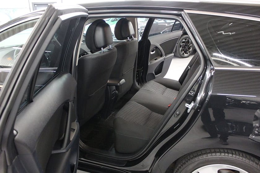 Bild 4 av Toyota Avensis Kombi