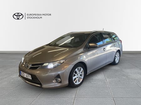 Toyota Auris Touring Sports 2.0 D-4D KOMBI EXECUTIVE - V-HJUL/DRAG/MOTORVÄRMARE