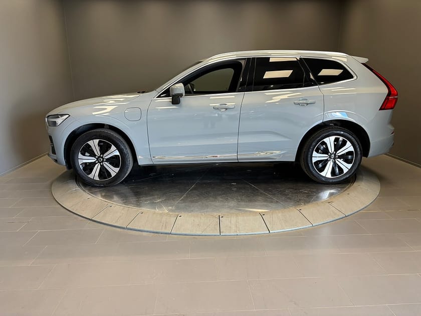 Bild 2 av Volvo XC60 T6 Plug-In Hybrid AWD Geartronic Plus Bright Edition