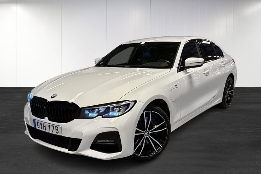 Bild 1 av BMW 330e Sedan M-Sport Steptronic  | M-Sport | H&K | Navi | Cockpit
