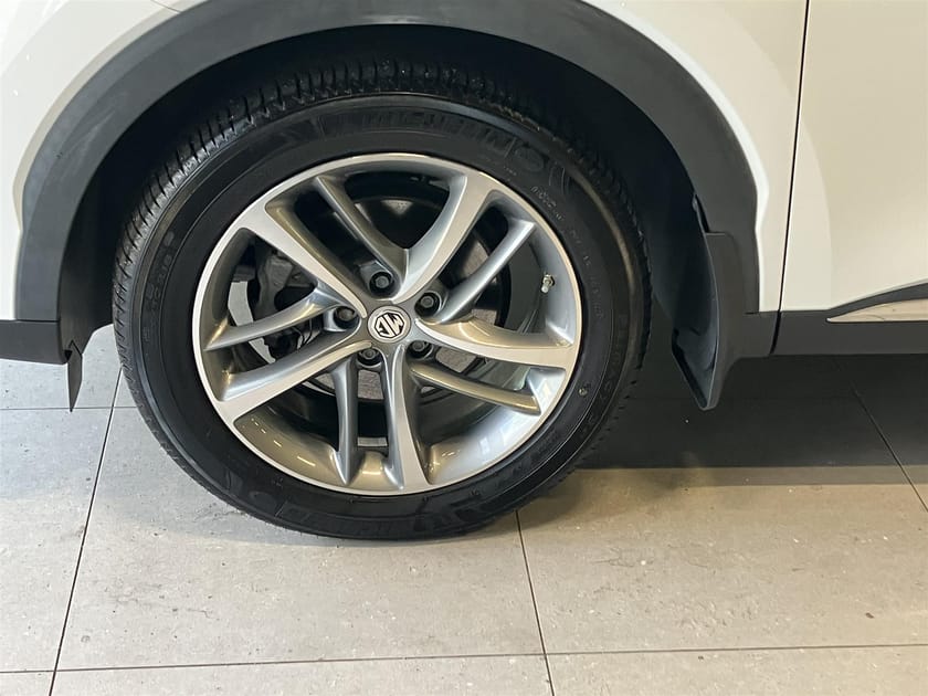 Bild 4 av MG EHS PHEV Laddhybrid Luxury Panorama Dragkrok Adaptiv Farthållare Backkamera