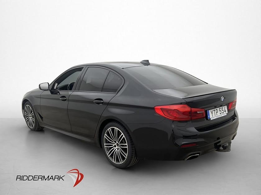 Bild 4 av BMW 540d xDrive Sedan M Sport Ultimate B&W Pano 360° Night Vision