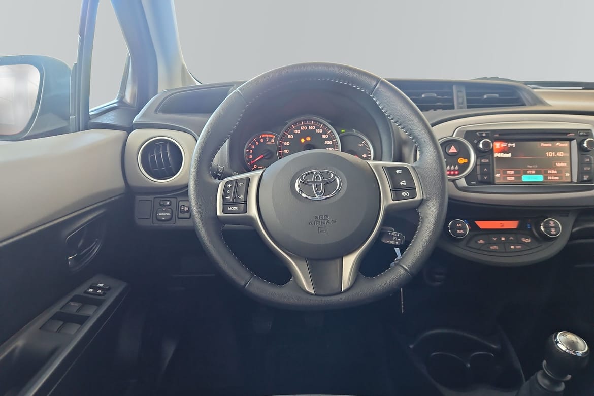 Toyota Yaris 5-door 1.33 Dual VVT-i Manual, 99hp, 2011