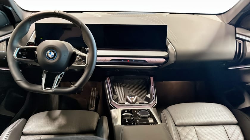 Bild 4 av BMW X3 30e xDrive Msport Drag Navi