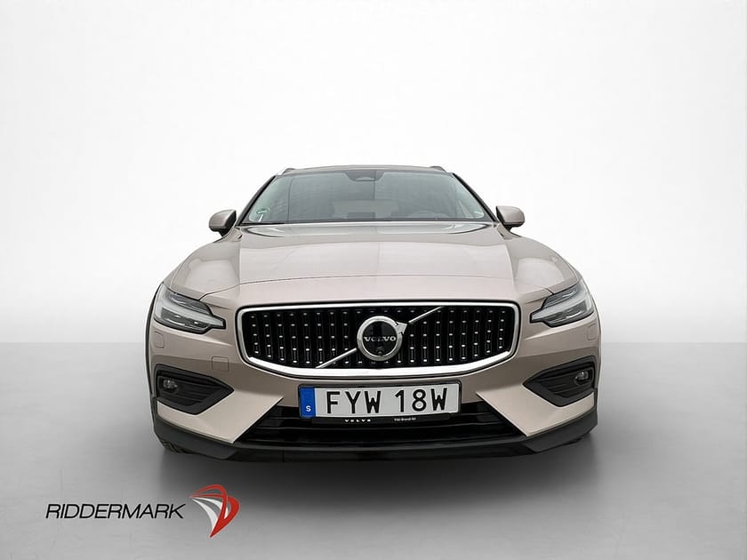 Bild 2 av Volvo V60 Cross Country B4 AWD 197hk Plus Pano Drag 360° H/K