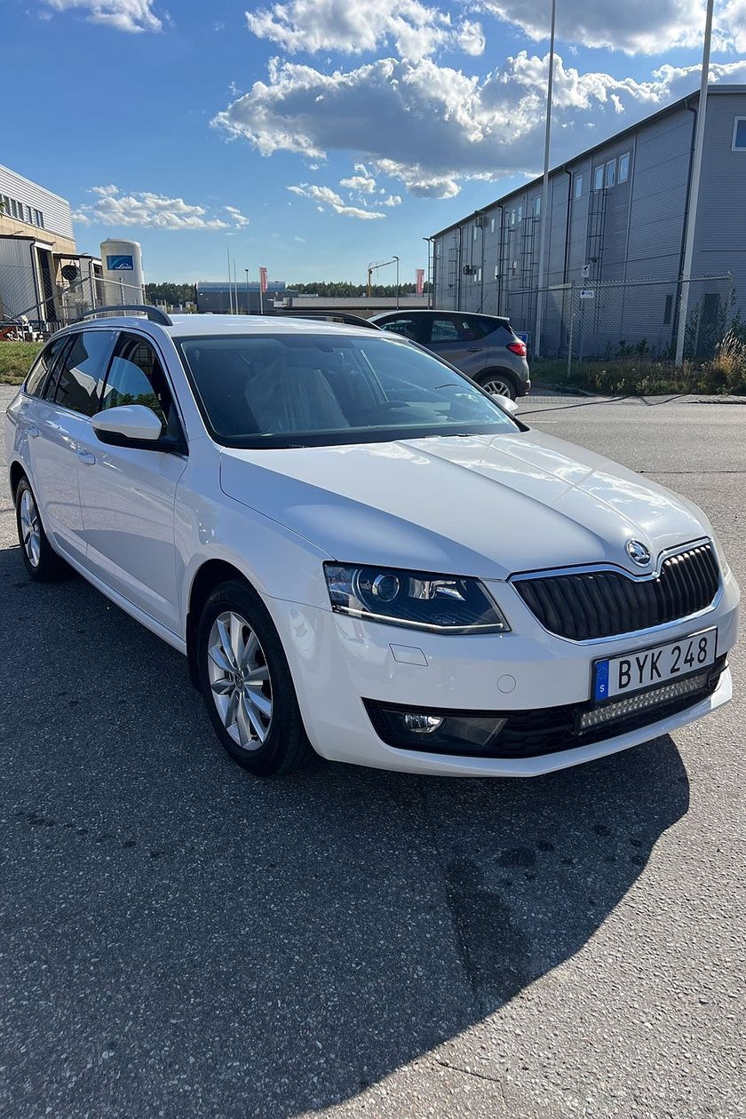 Bild 3 av Škoda Octavia Kombi Skoda 1.6 TDI 4x4 Ambition 1 Ägare