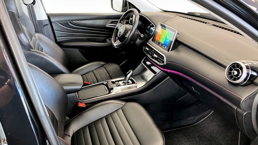 Bild 3 av MG EHS PHEV LUXURY / Dragkrok