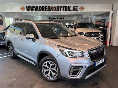Subaru Forester e-Boxer Active Drag M-värmare B-kamera Lågmil SE SPEC