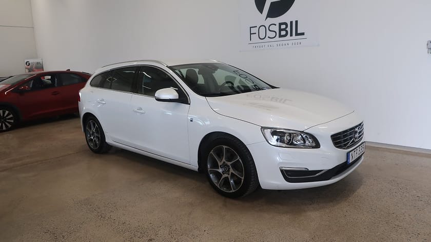 Bild 1 av Volvo V60 *RÄNTEKAMPANJ 3.45%* D4 Ocean Race Nyservad Drag-Värmar
