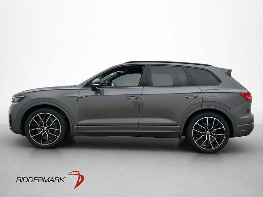 Bild 4 av Volkswagen Touareg R eHybrid 4M Cockpit Pano Kamera HuD Drag