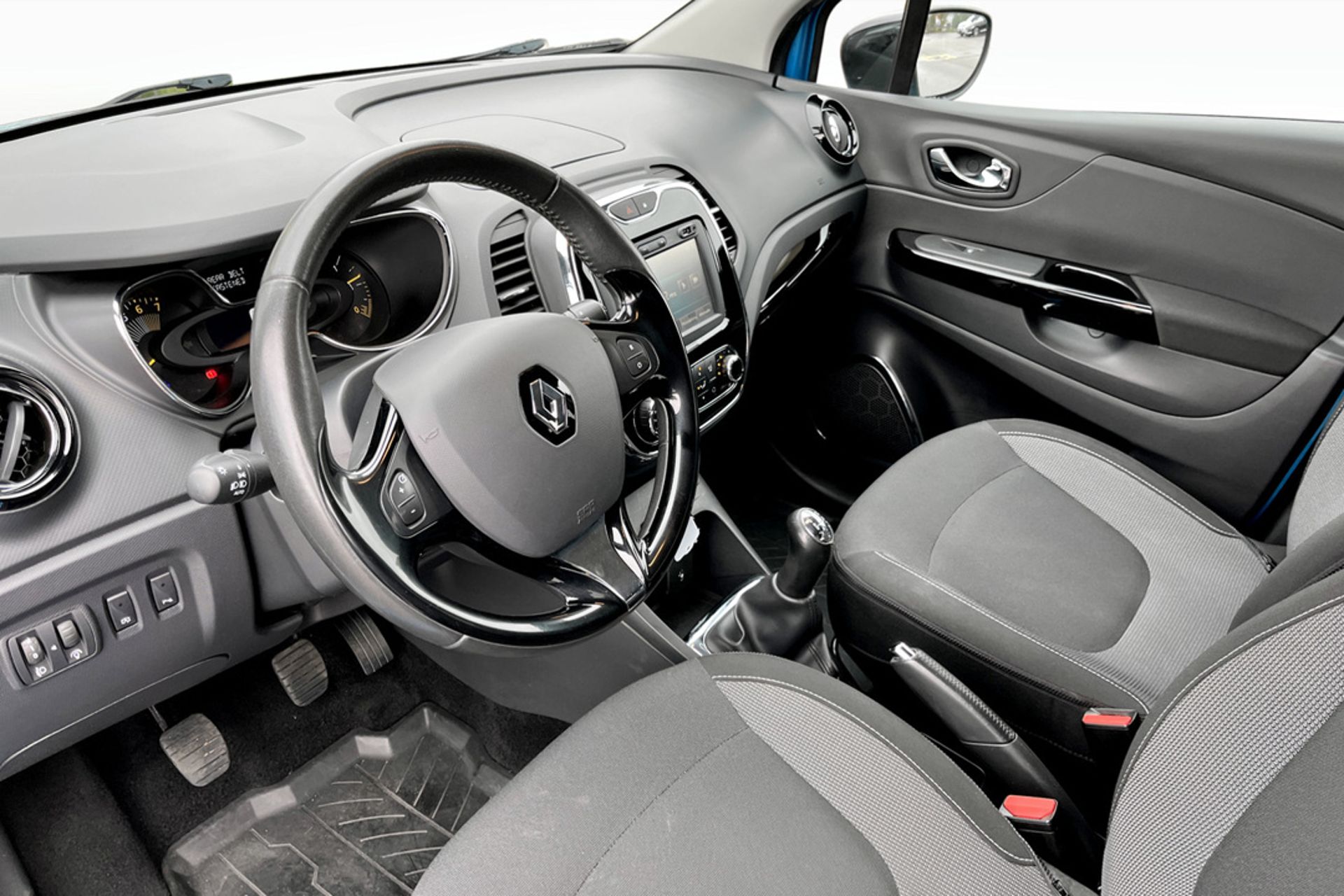 Renault Captur 0.9 TCe 2016, bild 5/9