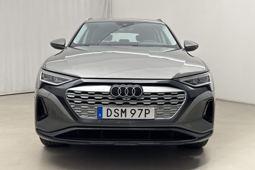 Bild 5 av Audi Q8 55 e-tron quattro (408hk) Helläder Vinterhjul