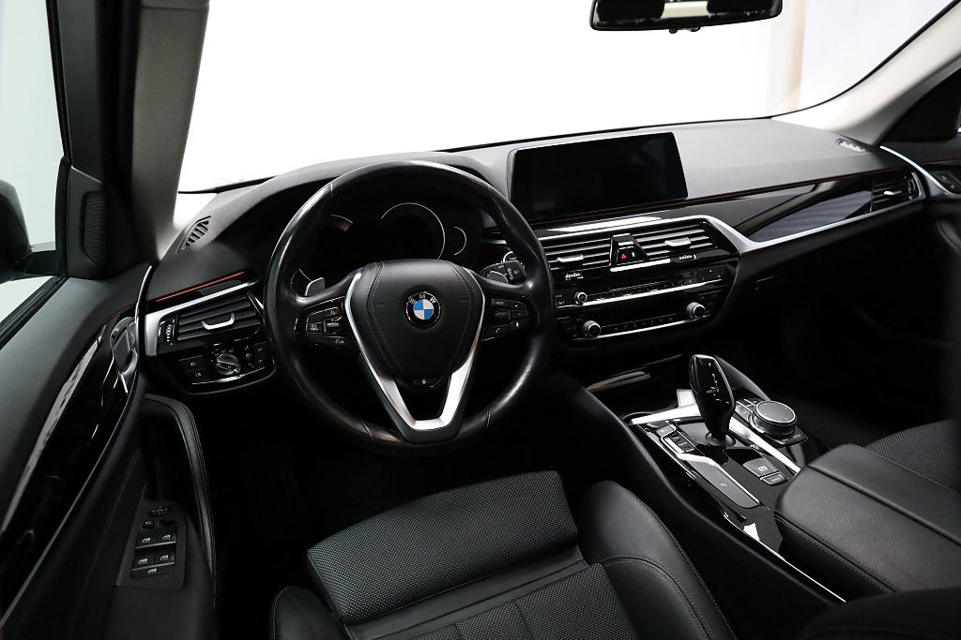 BMW 520 d xDrive Touring Sport line 2019, kuva 4/26