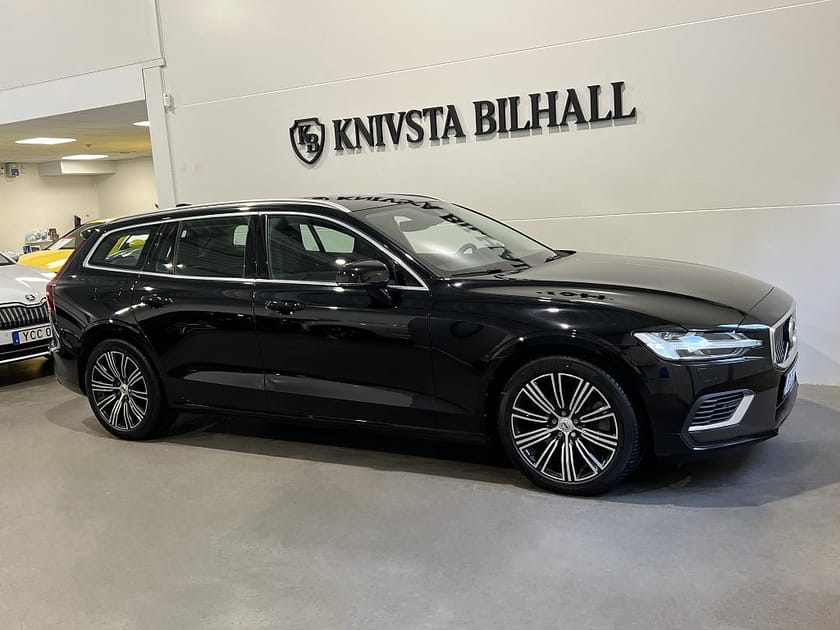 Bild 3 av Volvo V60 Recharge T6 AWD Inscription Exp BLIS Moms Drag 340hk