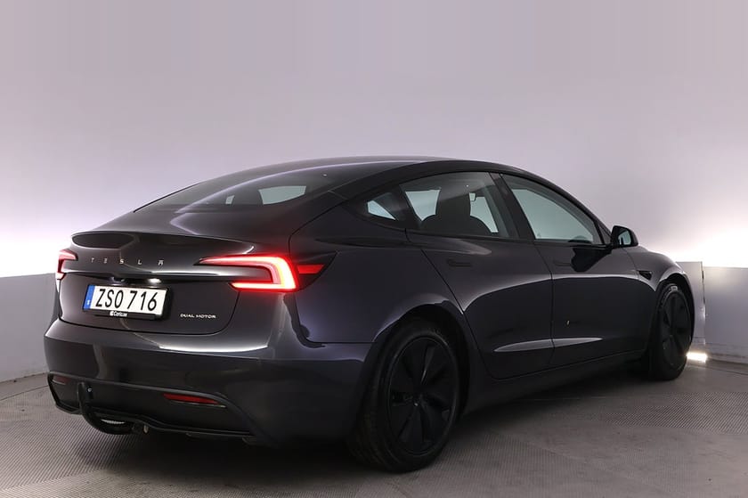 Bild 5 av Tesla Model 3 Long Range AWD Highland Autopilot Pano Drag
