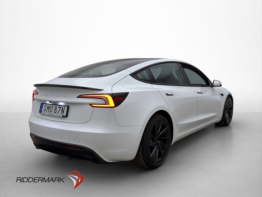 Bild 5 av Tesla Model 3 Performance Autopilot Skärm bak Svensksåld