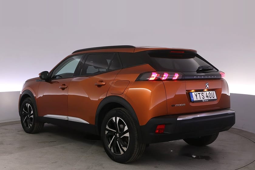Bild 4 av Peugeot e-2008 50 kWh Allure Pack Kamera Lane Assist
