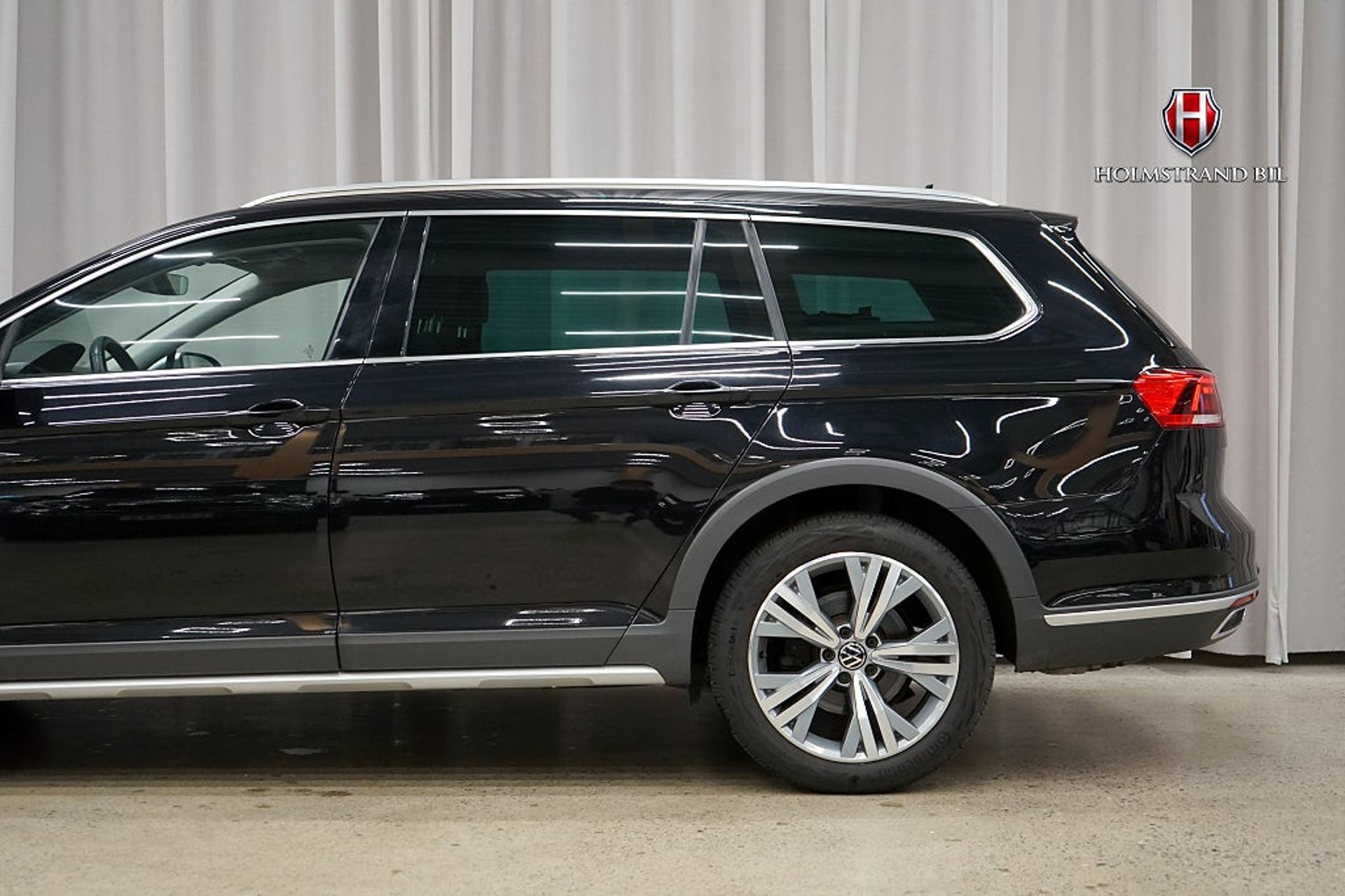 Volkswagen Passat 2024, photo 7/10