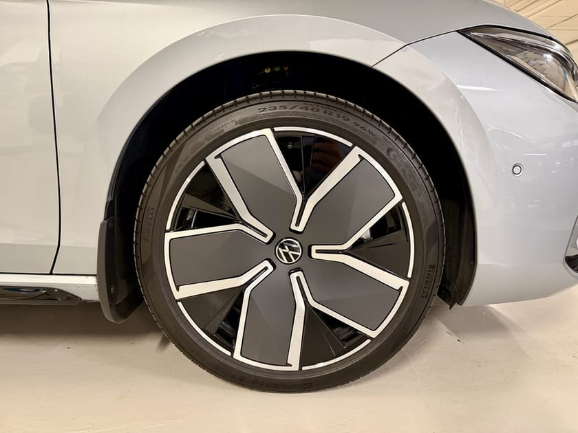 Bild 3 av Volkswagen Passat Variant eHybrid R-Line (272hk) Navi Drag Pano