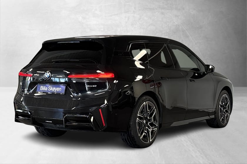 Bilde 3 av BMW iX xDrive60 M-sport Pro, SuperCharged, B&W, Soft-close,