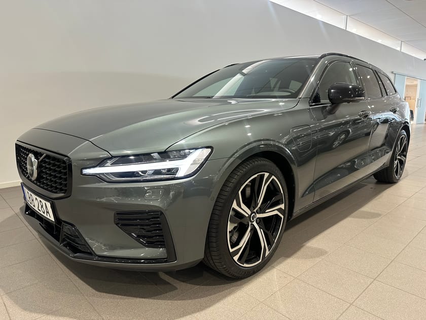 Bild 1 av Volvo V60 T6 Plus Dark Nordic Edition/ HarmanKardon PremiumSound/ 360 Kamera/ Navigation