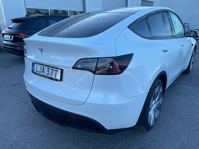 Bild 3 av Tesla Model Y Standard Range RWD