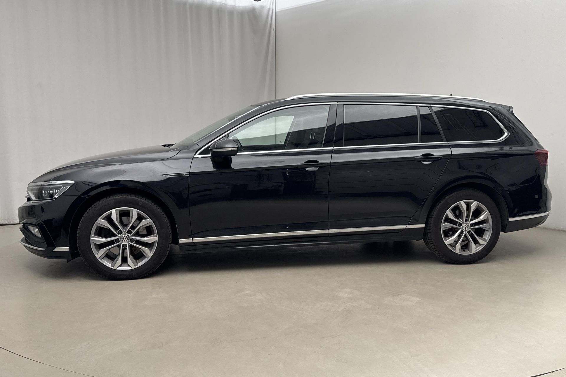 Volkswagen Passat 2020, bild 2/10
