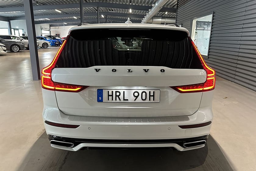 Bild 5 av Volvo V60 B4 R-Design 360-kamera Värmare Panorama Navi Drag Eu6