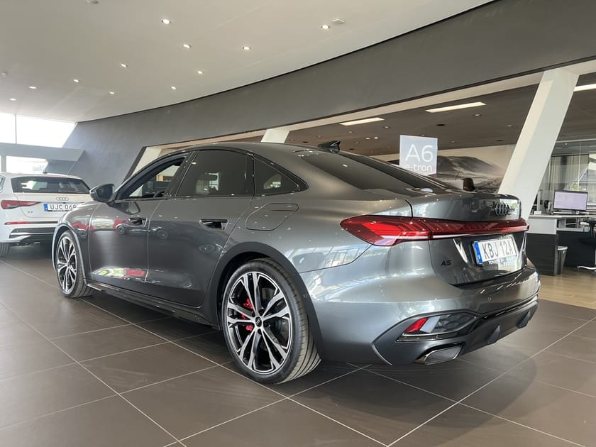 Bild 2 av Audi A5 Sedan e-hybrid quattro 270kw S Tronic [Kampanj t.om Juni