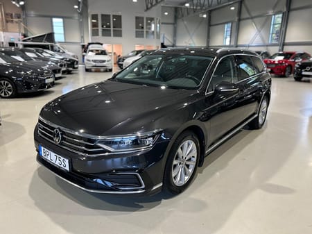 Volkswagen Passat Sportscombi GTE SC 1.4 TSI 218hk Värmare / Drag / Moms