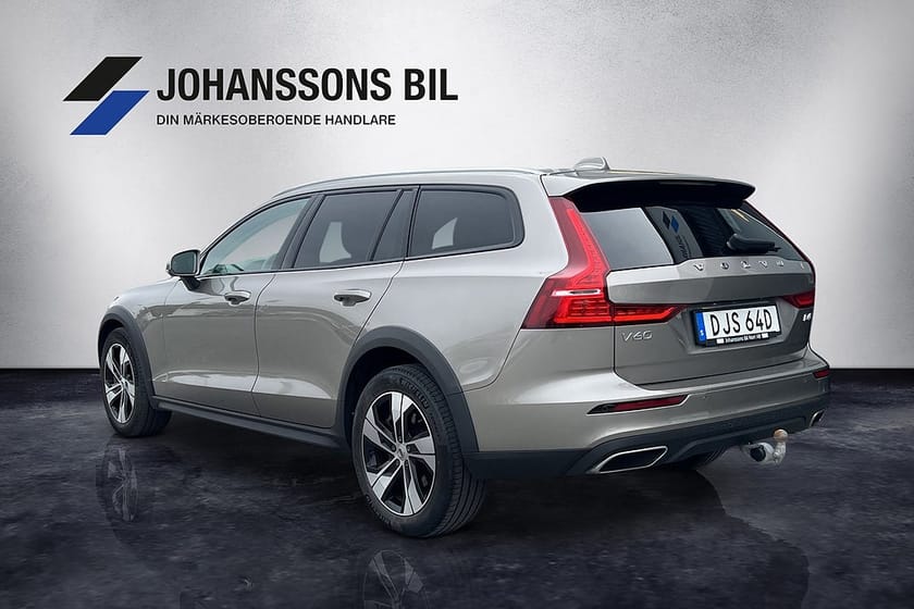 Bild 3 av Volvo V60 Cross Country B4 AWD Advanced Kamera VOC Värmare Drag Navi SoV-däck