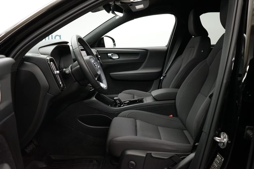 Bild 4 av Volvo XC40 Recharge Single Motor Core Edition, Navigation, Baklucka elmanövrerad, Dragkrok