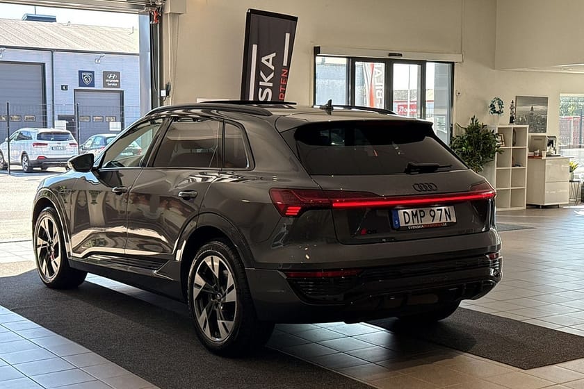 Bild 3 av Audi Q8 55 e-tron quattro q8-e-tron 408hk Q/S-line/Drag/Panorama/B&O/luftfjädring/360°