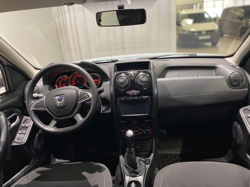 Bild 2 av Dacia Duster 4x2 phII 1,2 TCe Black Shadow II