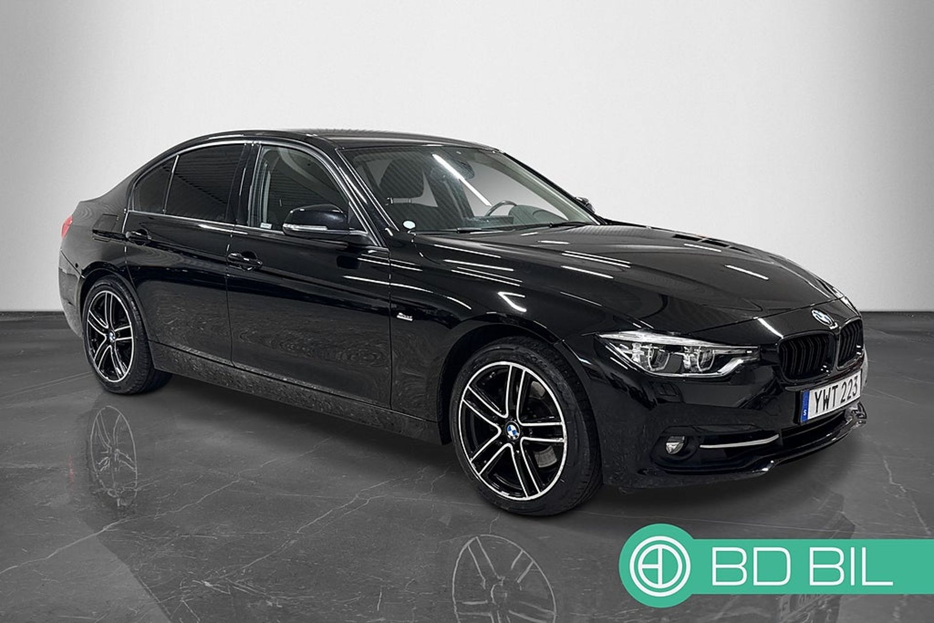 BMW 330 2018, bild 6/10