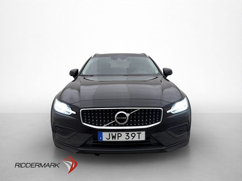 Bild 2 av Volvo V60 Cross Country B4 AWD Momentum VOC Värm Kamera Drag