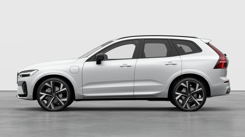 Bild 2 av Volvo XC60 T6 Plus Dark Nordic Edition LAGERBIL B&W 360 22"