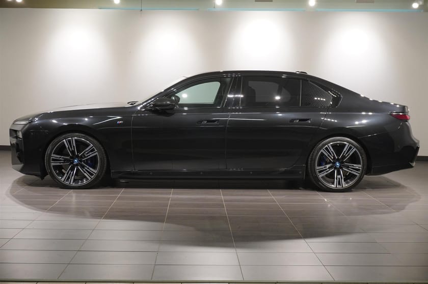 Bild 3 av BMW i7 xDrive60 M Sport Executive Connoisseur Innovation B W